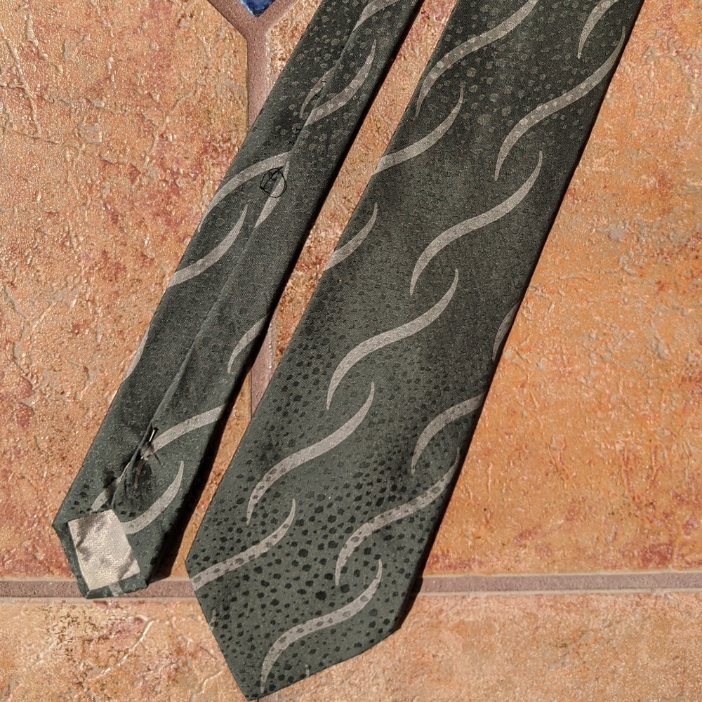 SOLD Men's Authentic Giorgio Armani 100% Silk Neck Tie